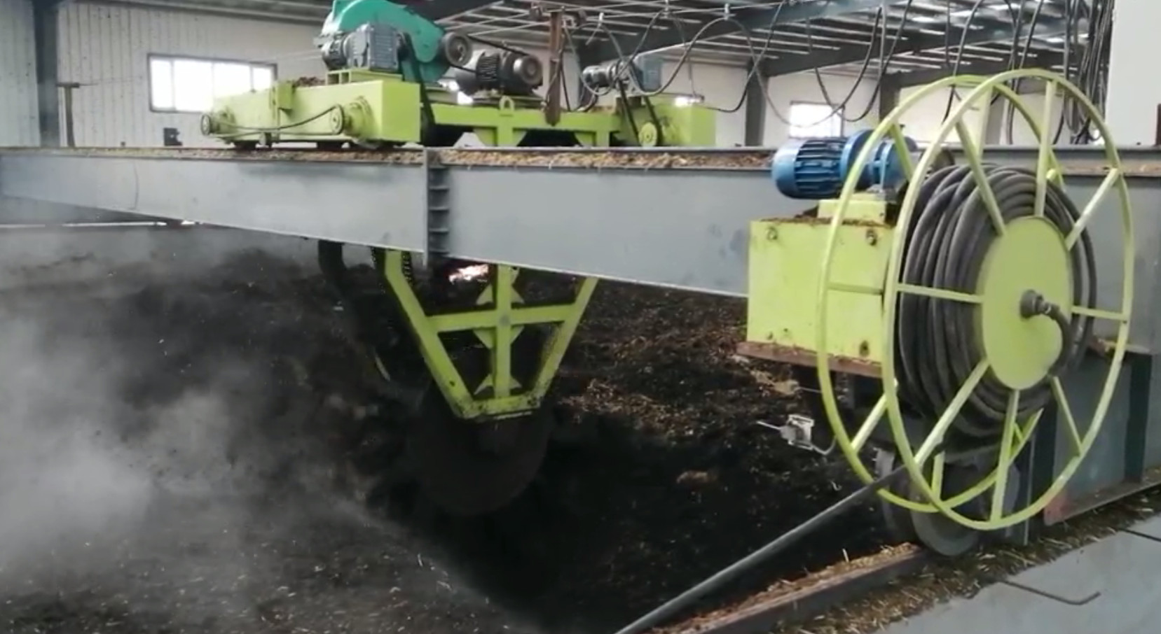 輪盤翻堆機(jī)